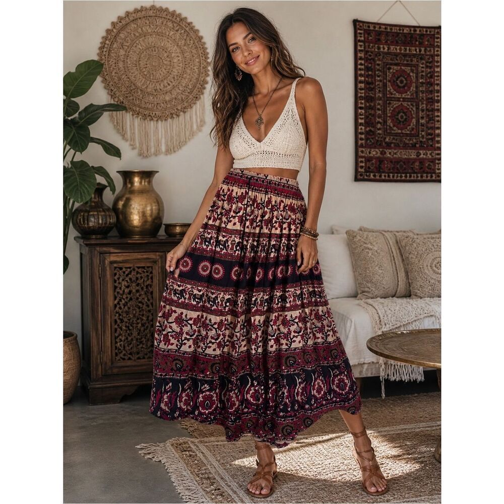 Vintage American Rag Boho Chic Elephant and Floral Print Skirt